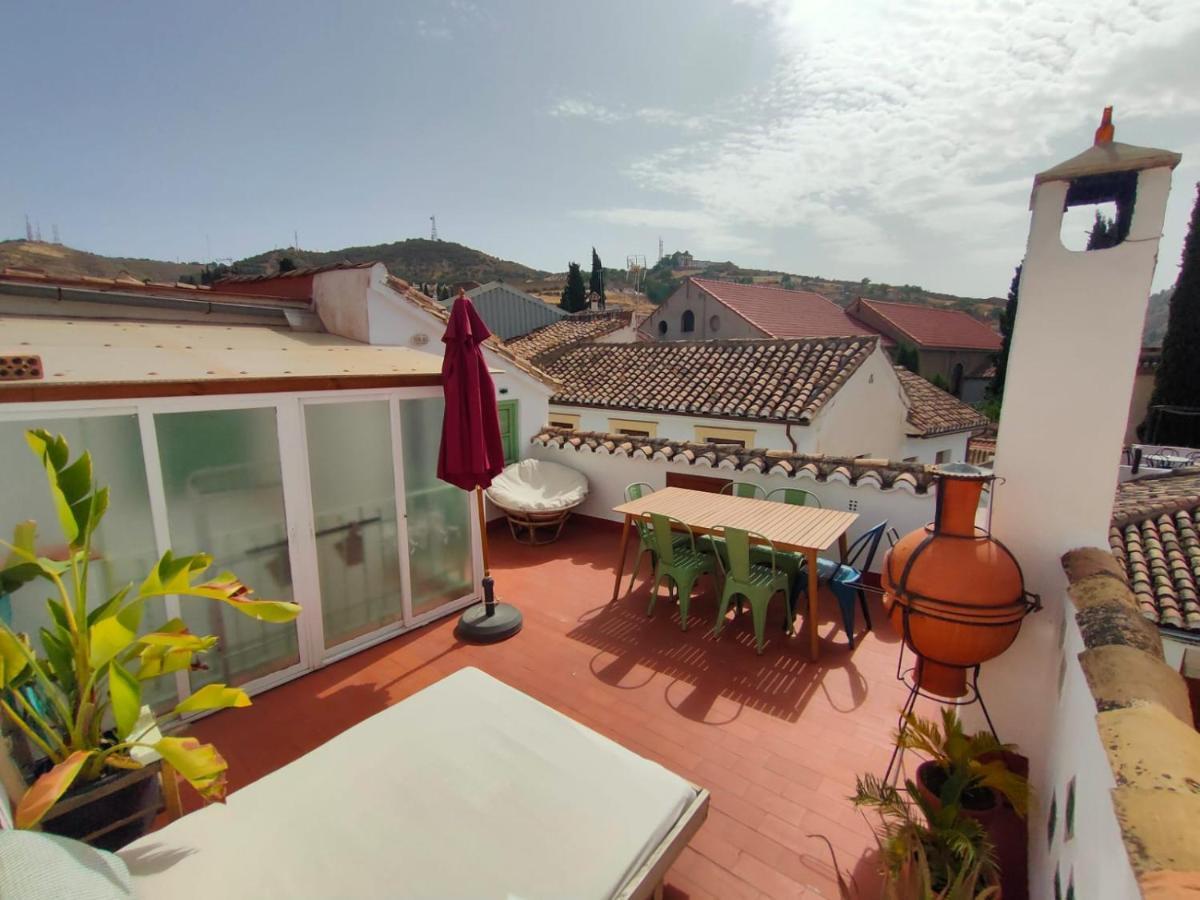 Rumah percutian Cosy House, Sunny Terrace, Amazing Views & Outdoor Bathtub!
