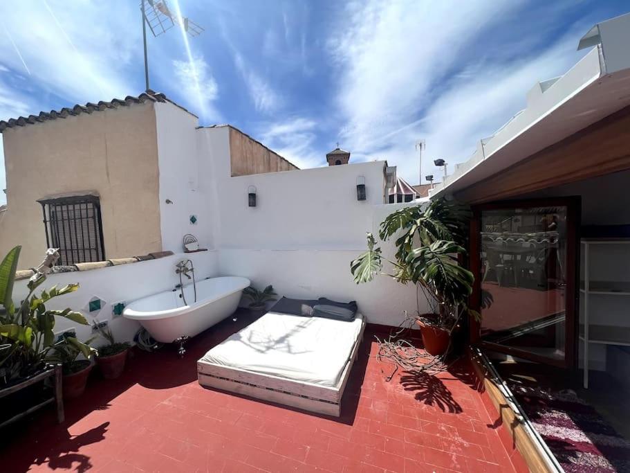 Rumah percutian Cosy House, Sunny Terrace, Amazing Views & Outdoor Bathtub! *