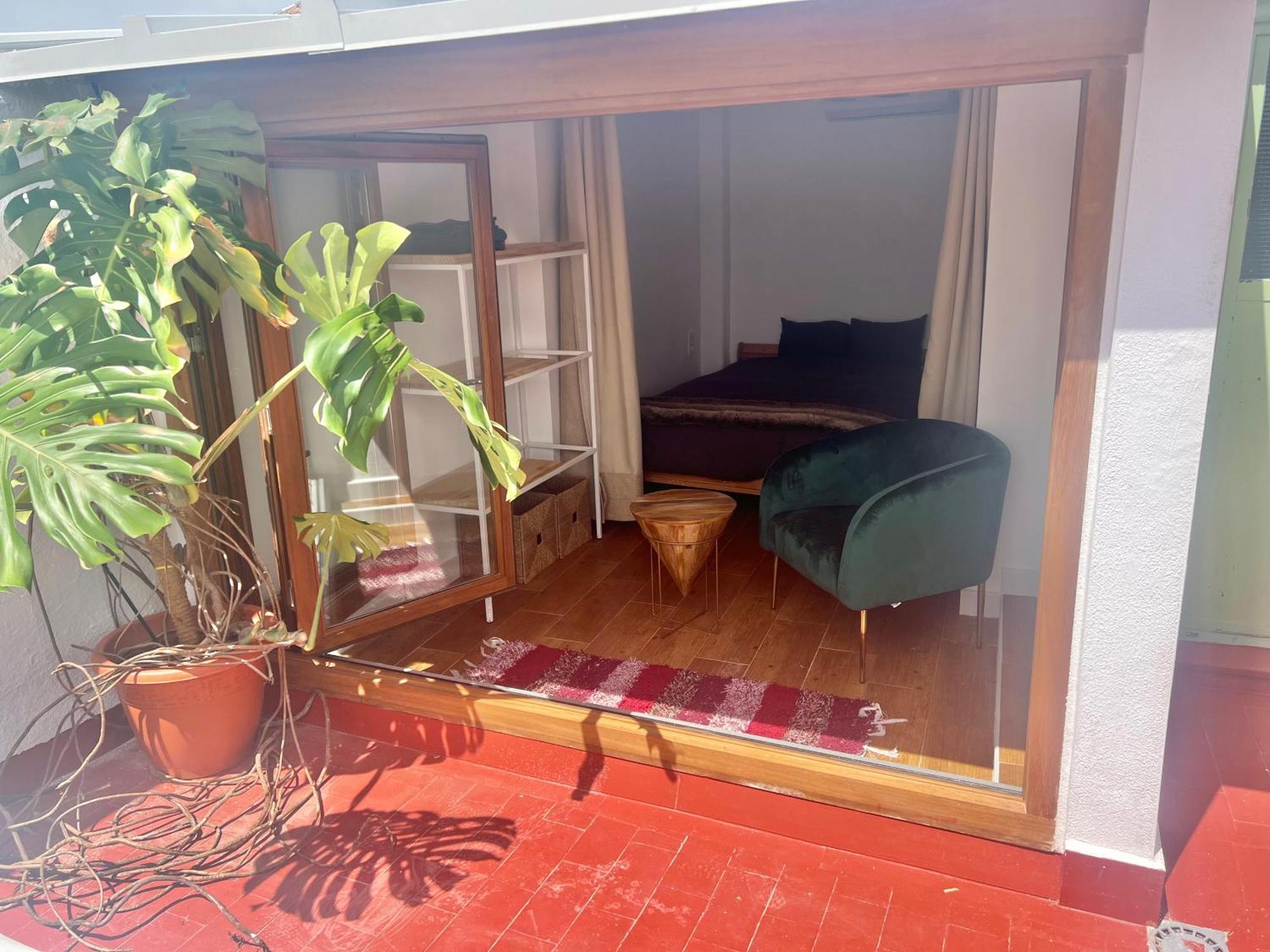 Cosy House, Sunny Terrace, Amazing Views & Outdoor Bathtub! Rumah percutian